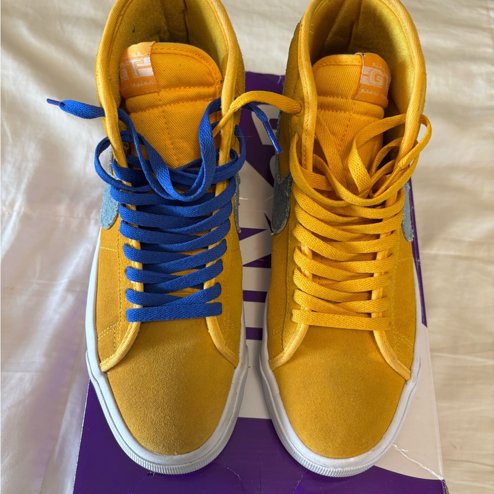 Men’s Nike Blazers | 9.5